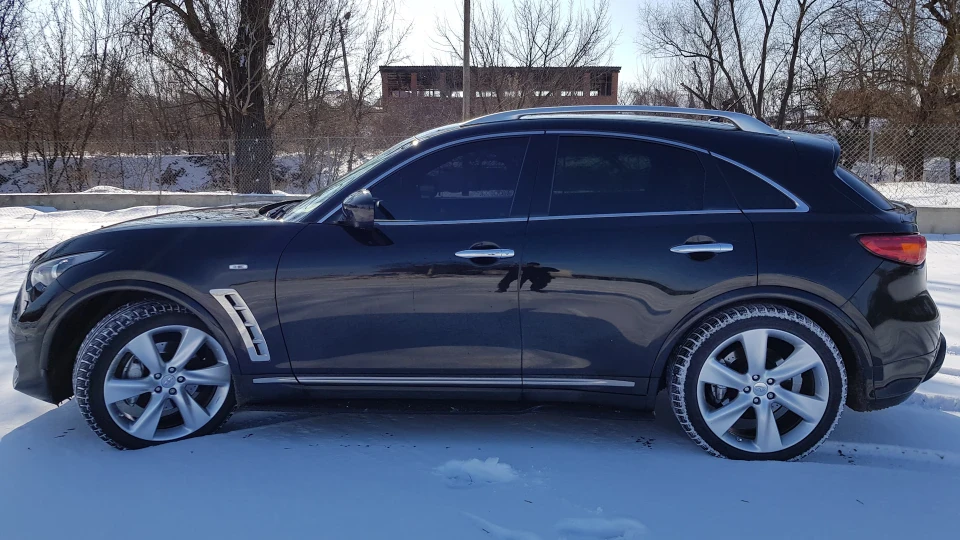 Infiniti FX 4