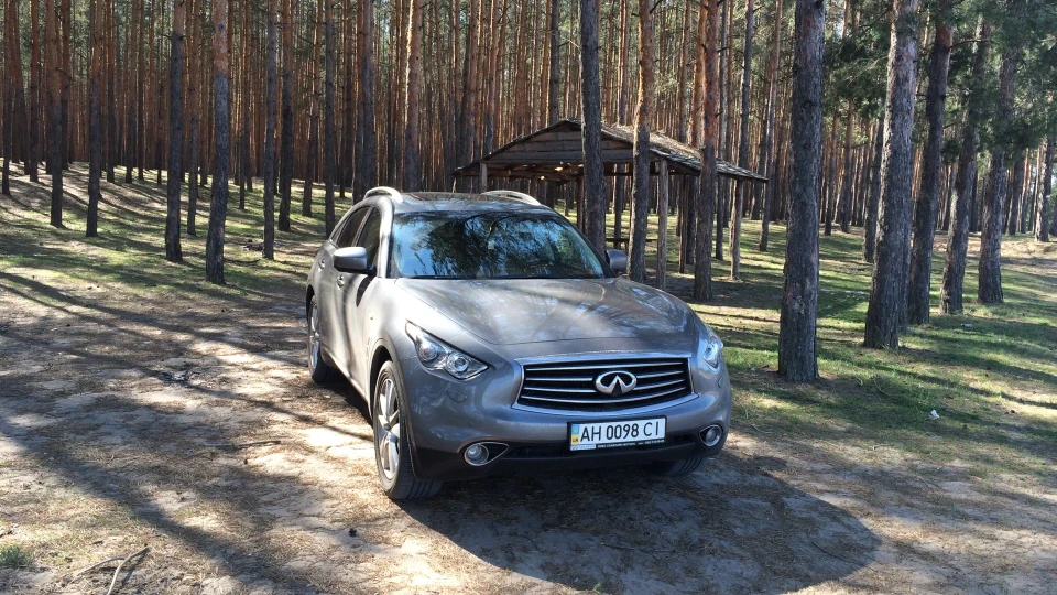 Infiniti FX 37 2