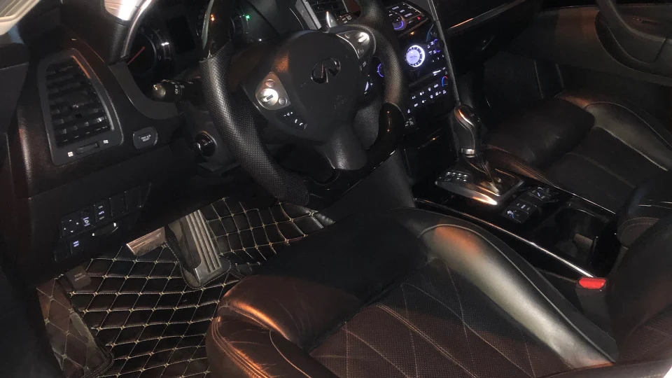 Infiniti FX 50s 5.0 "Alpha male" 3
