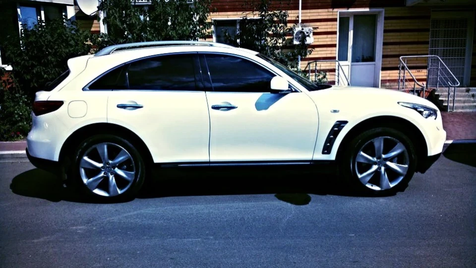 Infiniti FX 50s 4