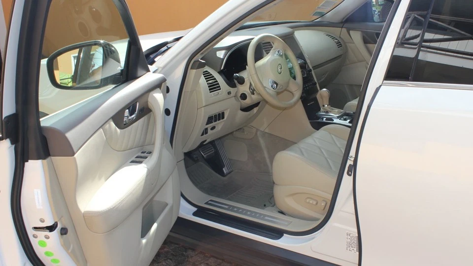 Infiniti FX Біла Чайка 3