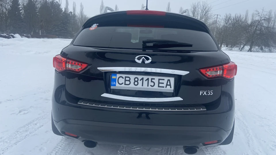 Infiniti FX Чорний бегемот 2