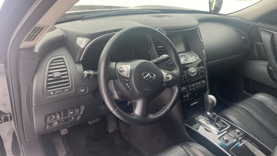 Infiniti FX Чорний бегемот 3