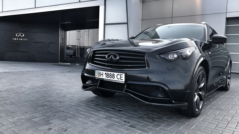 Infiniti FX Чорний Vettel 2