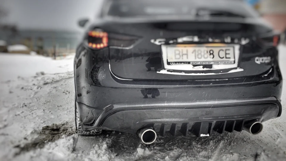 Infiniti FX Чорний Vettel 5