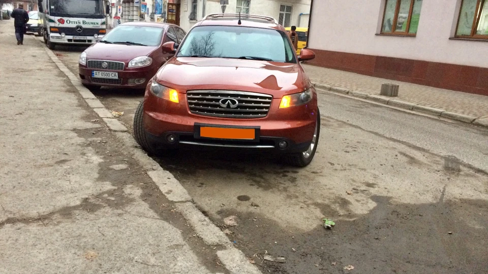 Infiniti FX РУЖИЙ ФІНІК 2