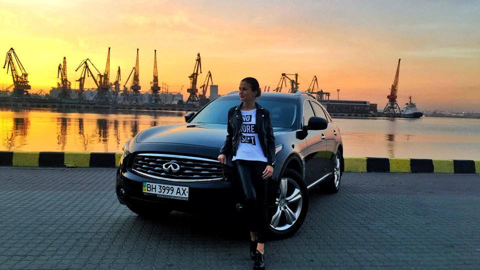 Infiniti FX the Black Raven 4
