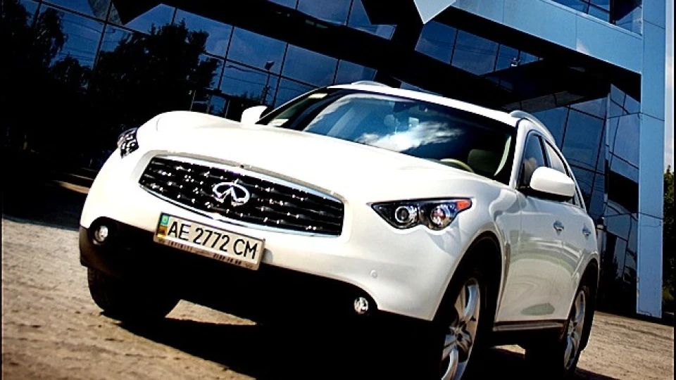 Infiniti FX White Demon 5