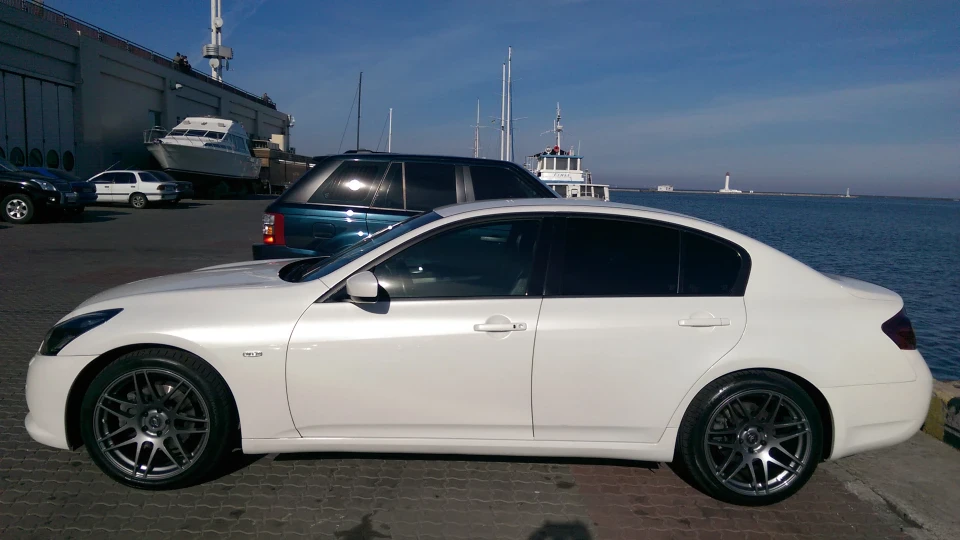 Infiniti G25 4