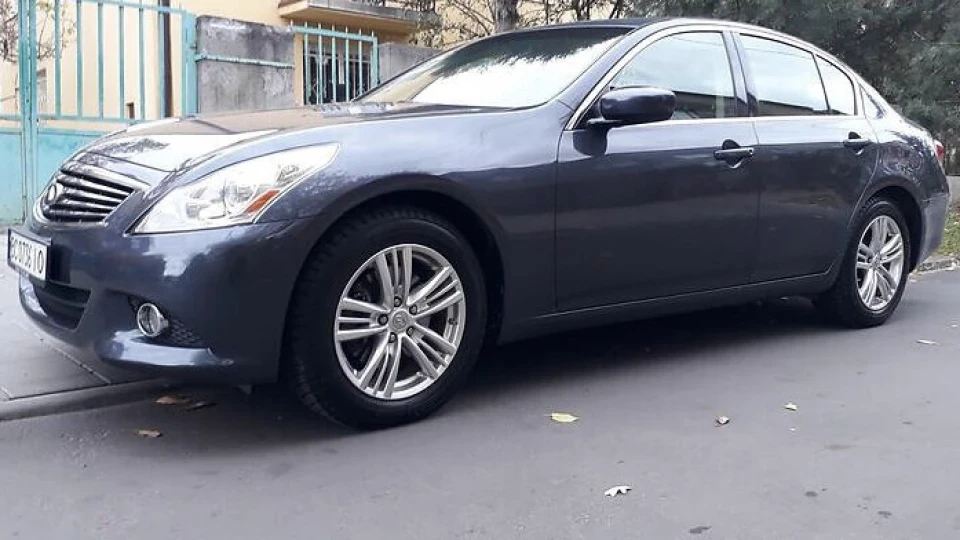 Infiniti G25 2