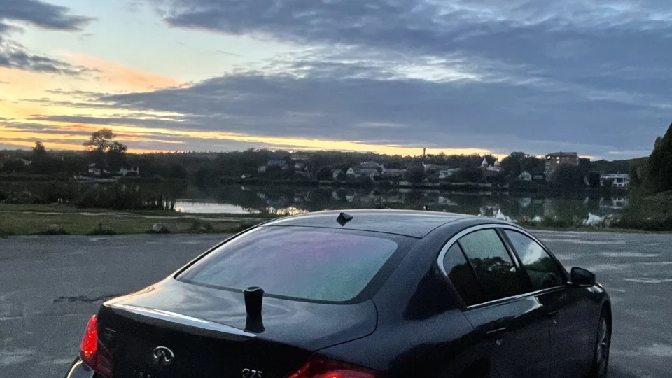Infiniti G25 5