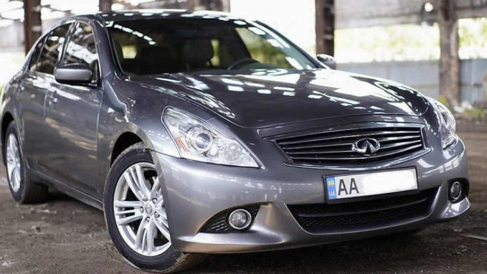 Infiniti G25 2