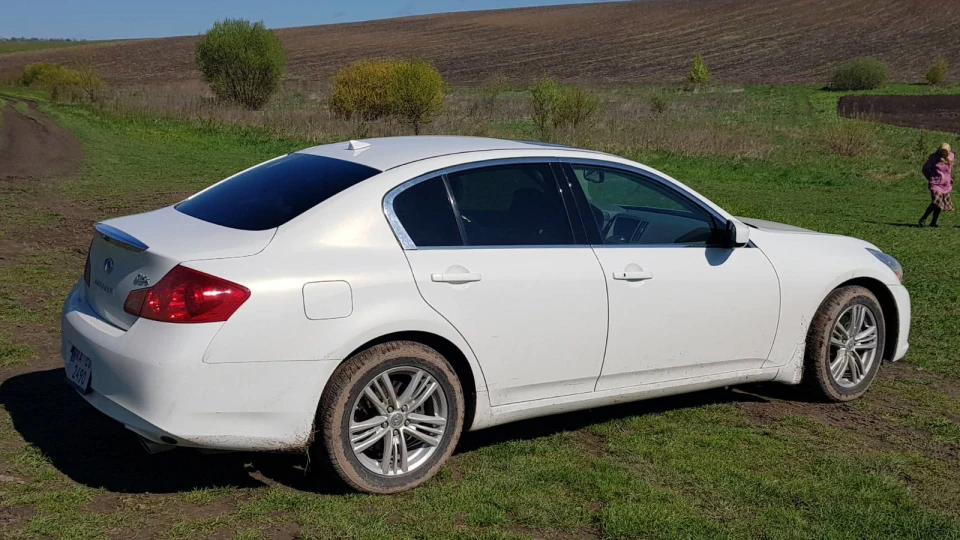 Infiniti G25 2