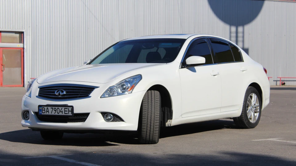 Infiniti G25 5