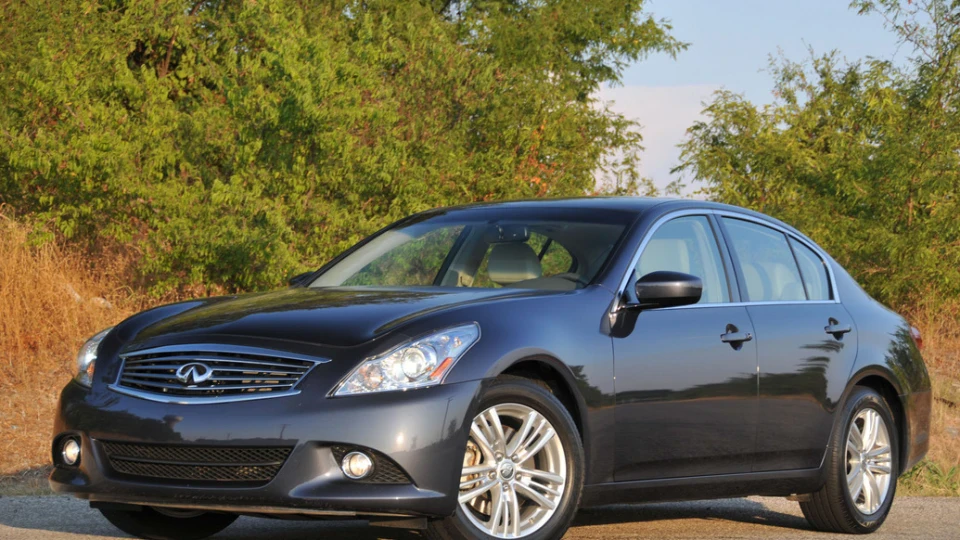 Infiniti G25 AWD 2