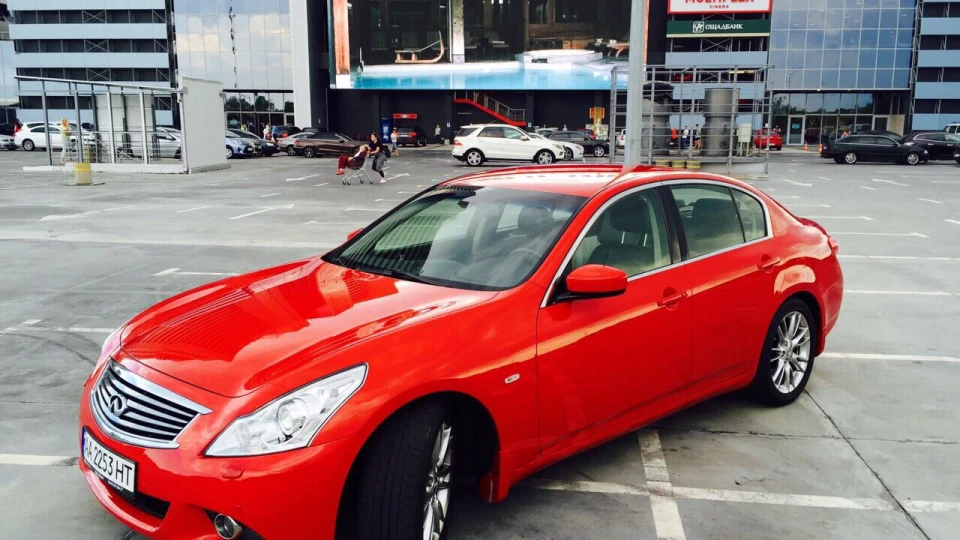Infiniti G25 Hi-Tech 3