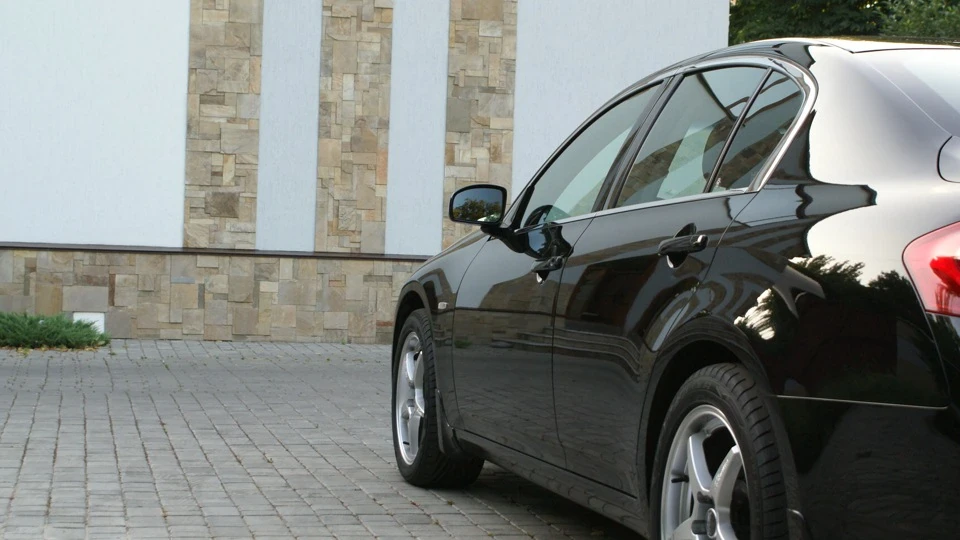 Infiniti G35 Sedan Obsidian Black 2
