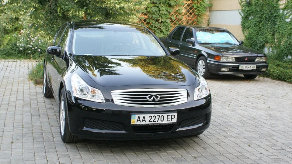 Infiniti G35 Sedan Obsidian Black 3