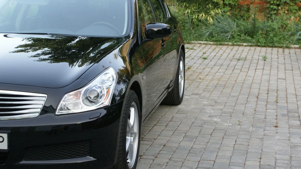 Infiniti G35 Sedan Obsidian Black 4