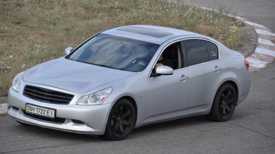 Infiniti G35 Sedan UpRev 2