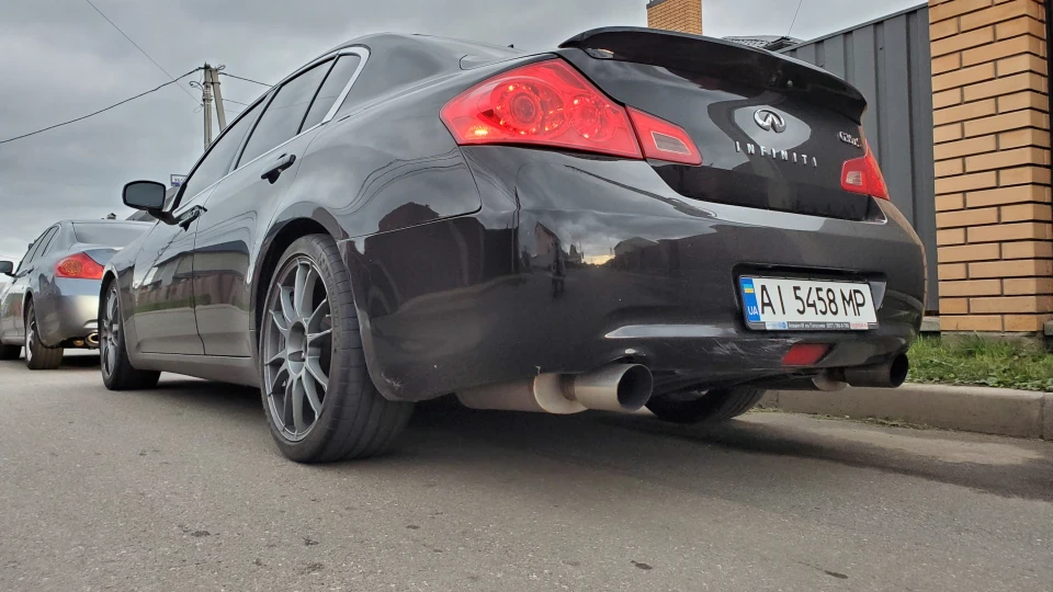 Infiniti G35 Sedan USA, Stillen 3