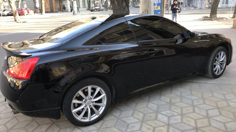 Infiniti G37 Coupe 2