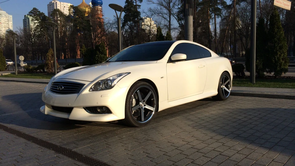 Infiniti G37 Coupe 3