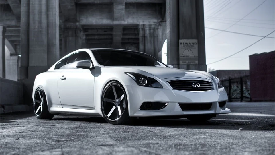 Infiniti G37 Coupe 4