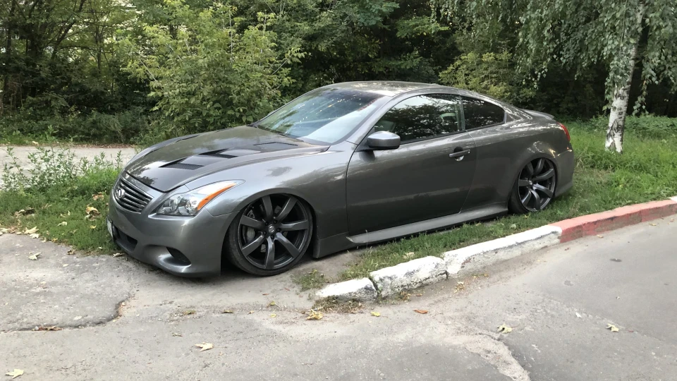 Infiniti G37 Coupe 2