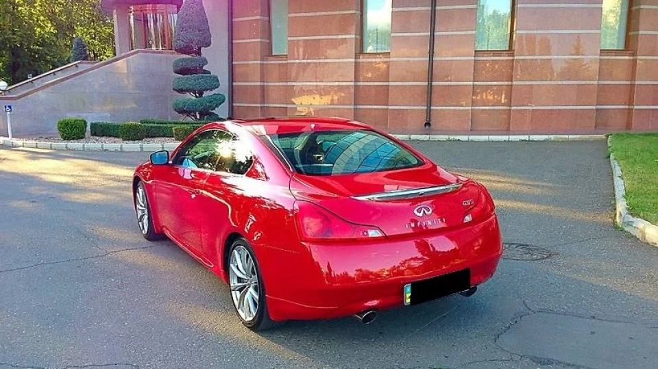 Infiniti G37 Coupe 2