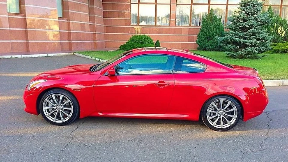 Infiniti G37 Coupe 3