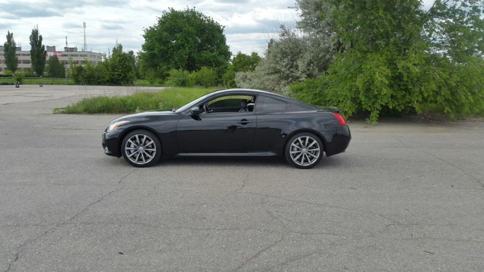 Infiniti G37 Coupe Японії Ворона