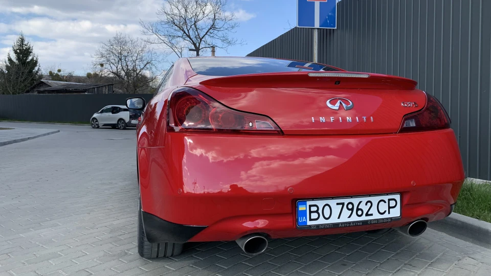 Infiniti G37 Coupe S 3
