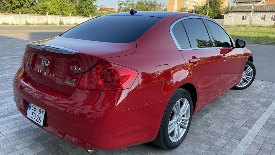 Infiniti G37 Sedan 3,7X 5
