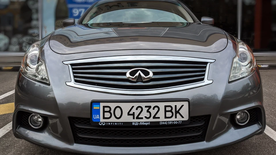 Infiniti G37 Sedan xS 3