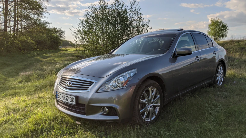 Infiniti G37 Sedan xS 4