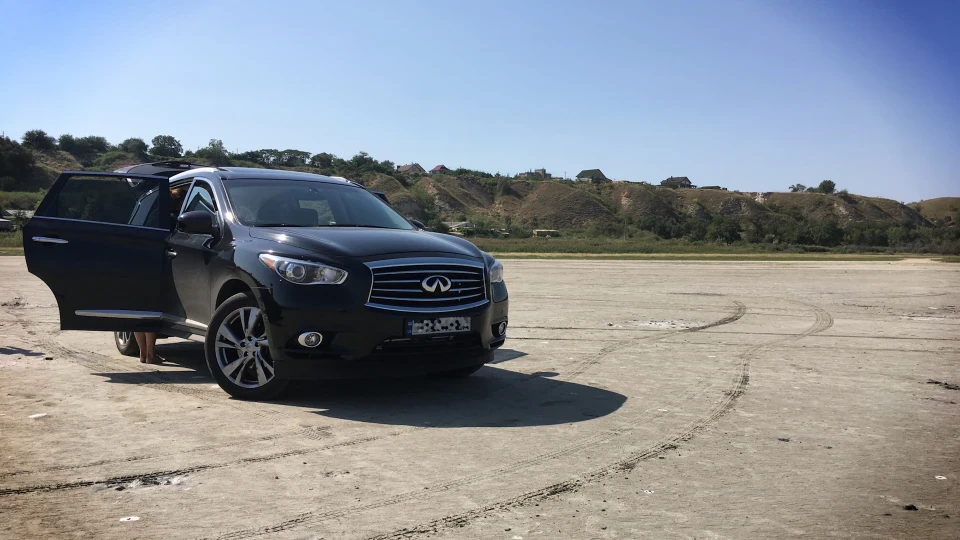 Infiniti JX Сімейний Усміхаючись 2