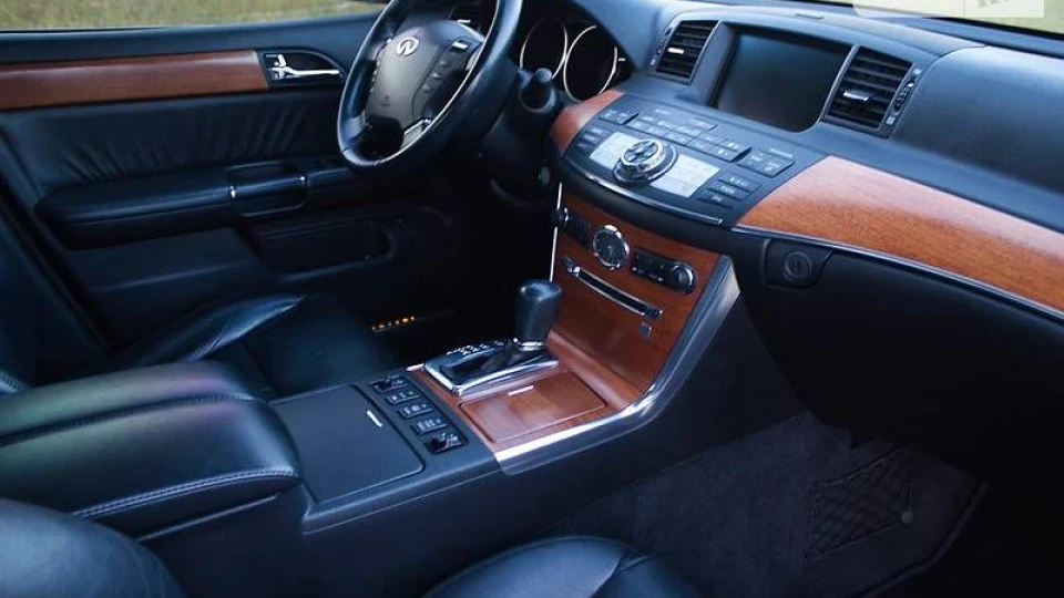 Infiniti M 3