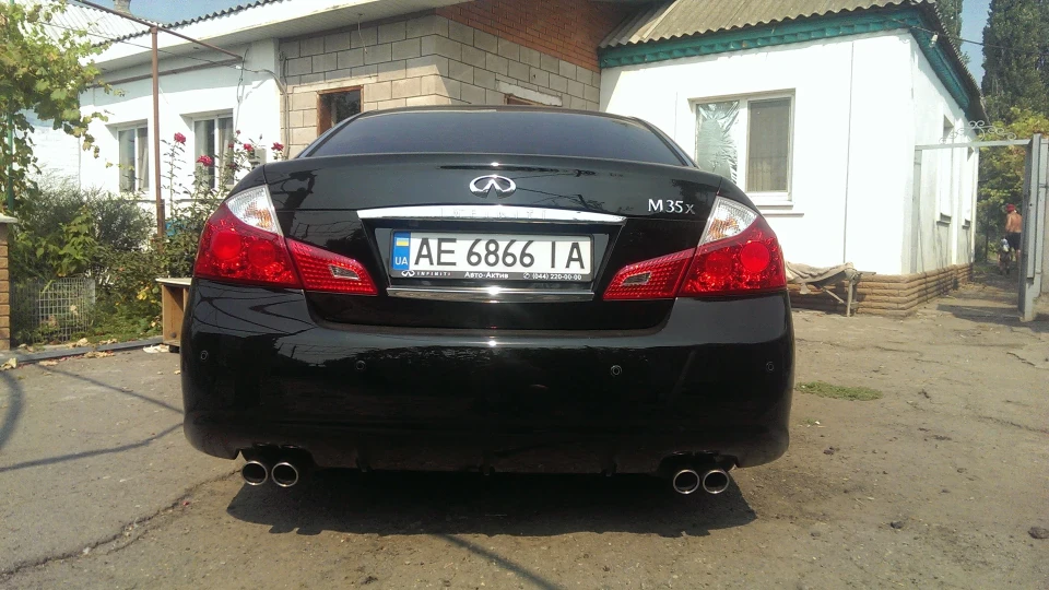 Infiniti M 4