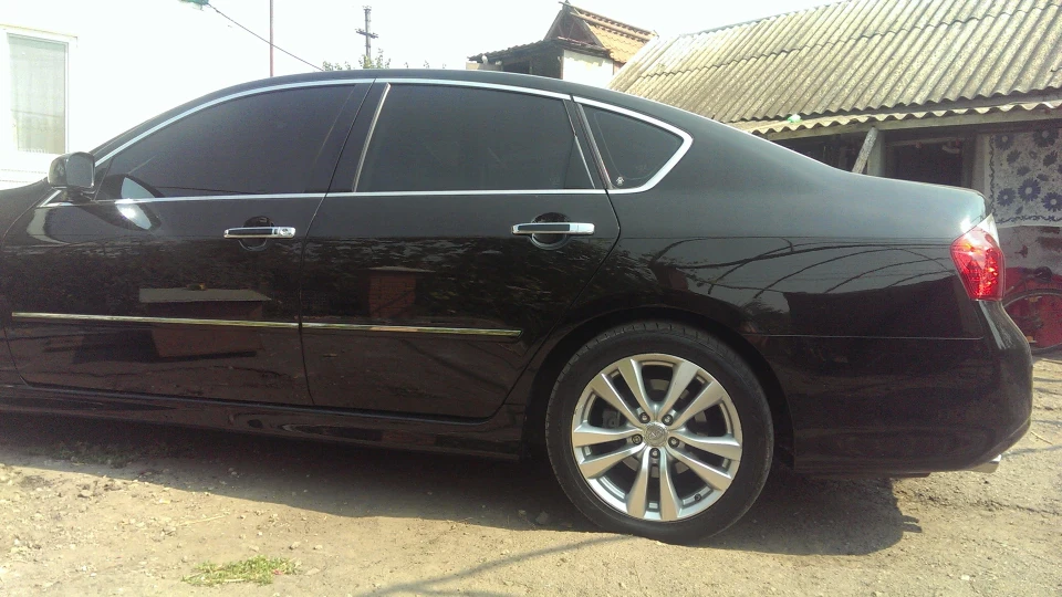 Infiniti M 5