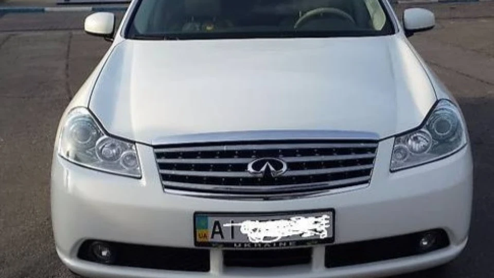 Infiniti M