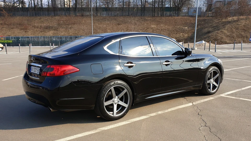 Infiniti M 2