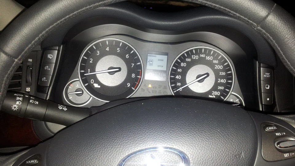 Infiniti M М25 4