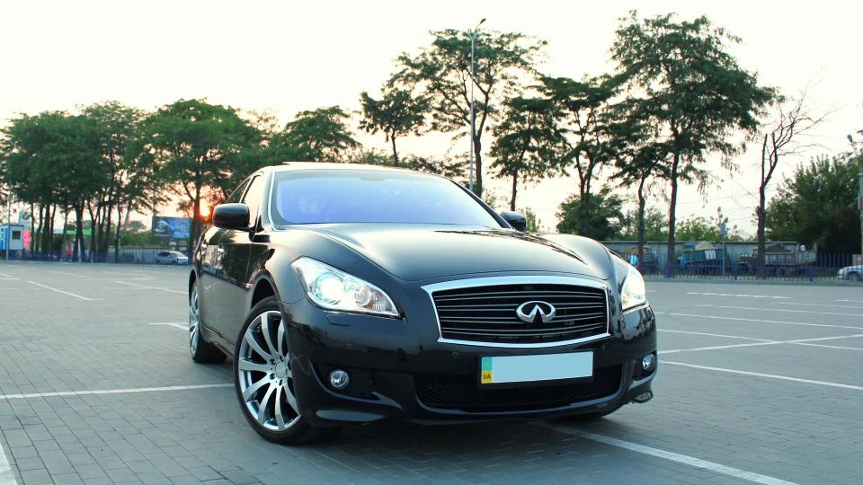 Infiniti M MOjO 2