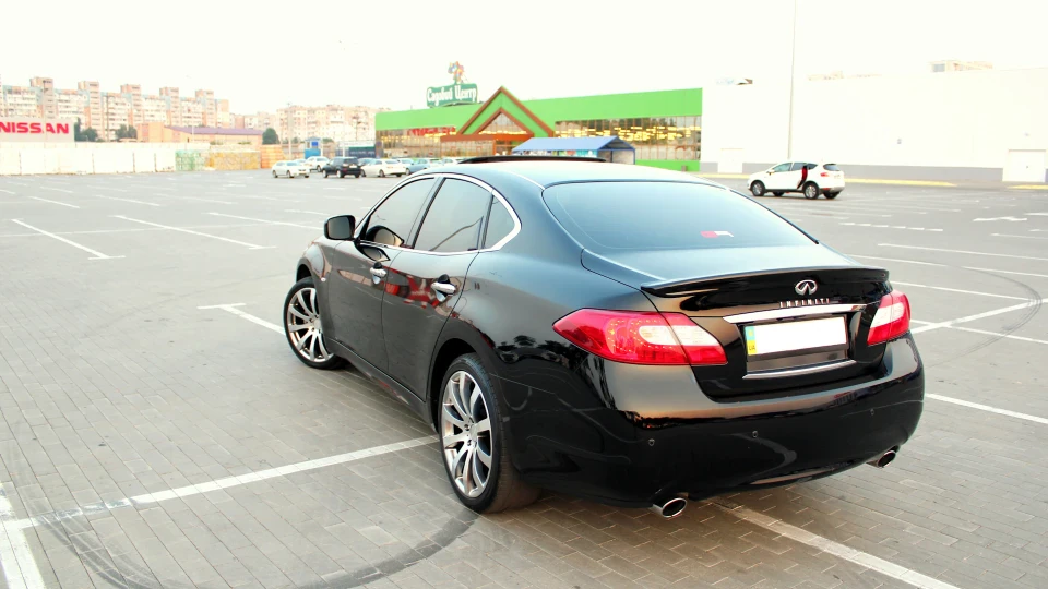 Infiniti M MOjO 3