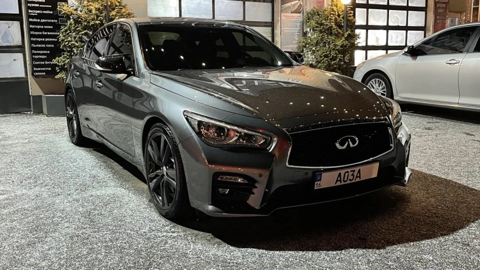 Infiniti Q50 Hybrid 2