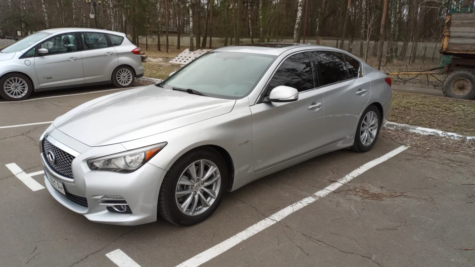 Infiniti Q50 Hybrid Finik