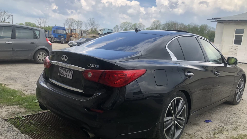 Infiniti Q50 Hybrid Іммігрантка) 3
