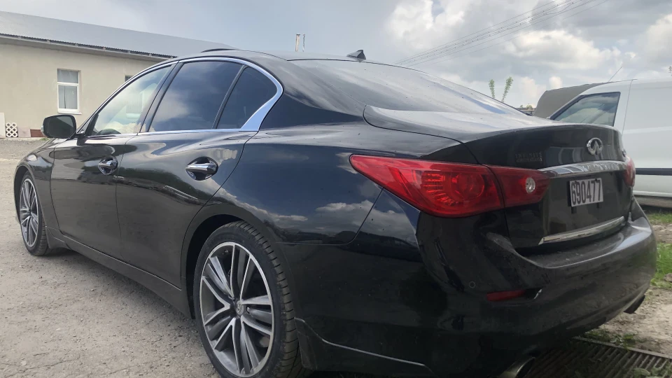 Infiniti Q50 Hybrid Іммігрантка) 4