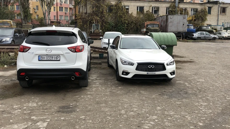 Infiniti Q50 4